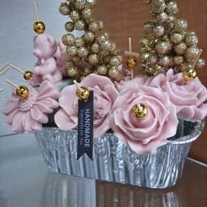 Darien Allen of Las Vegas Pink Floral rose wax melts. Candle love Hand made